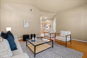 2117 SAINT ANDREWS CIRCLE, ORLANDO, FL 32835 - MLS#MFRO6353484