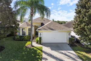 734 Orista Dr, DAVENPORT