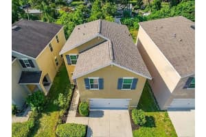 10201 HAWK STORM AVENUE, TAMPA, FL 33610 - MLS#MFRO6353650