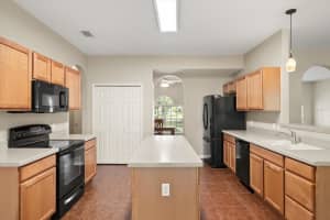 872 MARIETTA LANE, EUSTIS, FL 32726 - MLS#MFRO6353659