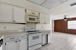 6602 HENRICH DRIVE, ORLANDO, FL 32818 - MLS#MFRO6353991