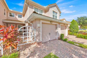 8343 BELLA TIERRA COURT, DAVENPORT, FL 33896 - MLS#MFRO6354074