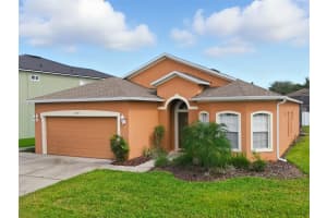 872 Sussex Dr, DAVENPORT