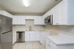 4423 73RD STREET, ST PETERSBURG, FL 33709 - MLS#MFRO6354586