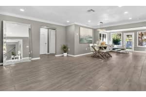 546 LAKE COMO CIRCLE, ORLANDO, FL 32803 - MLS#MFRO6354873