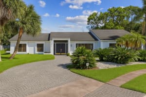 672 Mossy Branch Ct, LONGWOOD