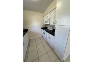 1312 NORTH AVENUE, TAVARES, FL 32778 - MLS#MFRO6355717