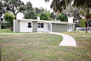 1114 Oak Dr, LEESBURG