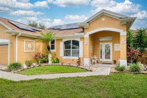 13409 Via Roma Cir Clermont, FL 34711 - Off Market