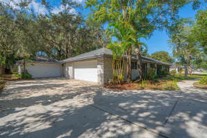 700 CHICKASAW TRAIL, ORLANDO, FL 32825 - MLS#MFRO6356002