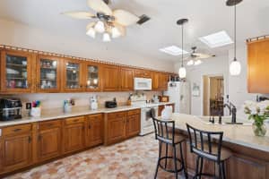 2425 PINE WAY, SANFORD, FL 32773 - MLS#MFRO6356097