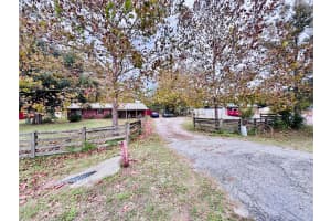8571 S COUNTY ROAD 231, LAKE BUTLER, FL 32054 - MLS#MFRO6356102