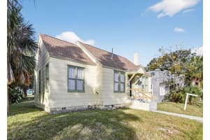 319 HOLLYWOOD AVENUE, DAYTONA BEACH, FL 32118 - MLS#MFRO6356217