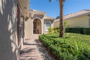 11731 EAGLE RAY LANE, ORLANDO, FL 32827 - MLS#MFRO6356279