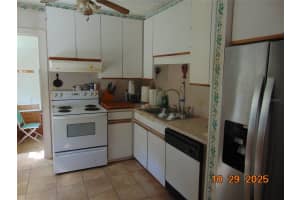 884 E 20th St Sanford, FL 32771 - Off Market
