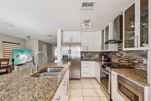 596 CRESTING OAK CIRCLE, ORLANDO, FL 32824 - MLS#MFRO6356386