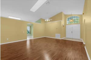 813 GARDEN GLEN LOOP, LAKE MARY, FL 32746 - MLS#MFRO6356526