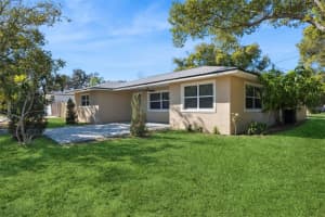 1300 Saint Andrews Blvd, EUSTIS