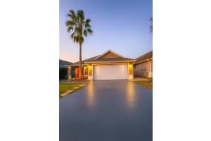 142 HOLLINGSHEAD LOOP, DAVENPORT, FL 33896 - MLS#MFRO6357309