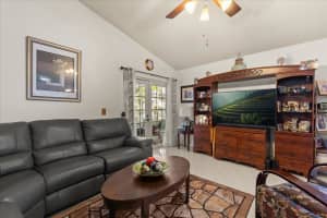 806 GRENADIER DRIVE, ORLANDO, FL 32807 - MLS#MFRO6357311