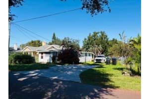 2011 GRANT AVENUE, ORLANDO, FL 32806 Sold 12/15/25