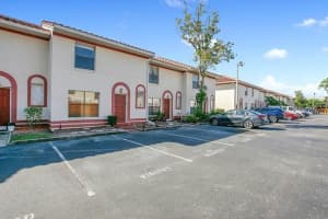 6266 YORKTOWN DRIVE, ORLANDO, FL 32807 - MLS#MFRO6357451