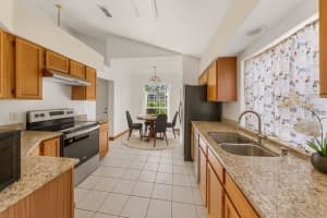 817 GARDEN GLEN, LAKE MARY, FL 32746 - MLS#MFRO6357521