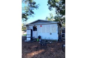 2204 SUANEE AVENUE, EUSTIS, FL 32726 Sold 12/04/25