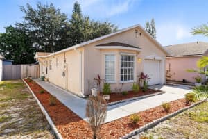 1044 VISTA PALMA WAY, ORLANDO, FL 32825 - MLS#MFRO6357863