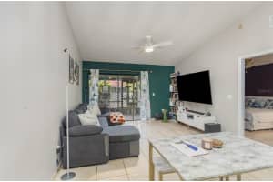 32 SILVER OAK CIRCLE, KISSIMMEE, FL 34743 - MLS#MFRO6358121