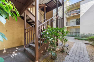 2025 SYLVESTER ROAD, LAKELAND, FL 33803 - MLS#MFRO6358325