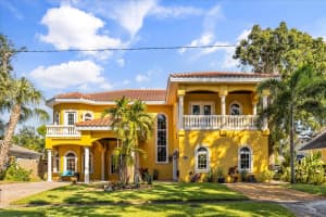 911 JUNGLE AVENUE, ST PETERSBURG, FL 33710 - MLS#MFRO6358654