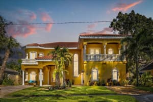 911 JUNGLE AVENUE, ST PETERSBURG, FL 33710 - MLS#MFRO6358654