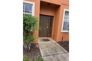 834 Assembly Ct Reunion, FL 34747 - Off Market