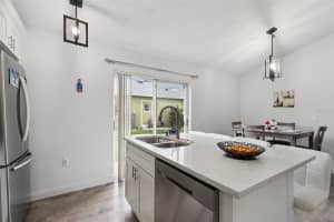 2409 LINCOLNSHIRE COURT, KISSIMMEE, FL 34743 - MLS#MFRO6359185