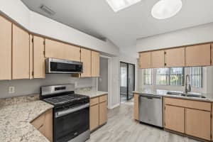 6142 WADE STREET, LEESBURG, FL 34748 - MLS#MFRO6359435