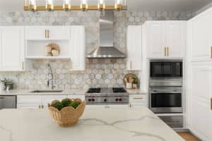 150 ROBINSON STREET, ORLANDO, FL 32801 - MLS#MFRO6359445