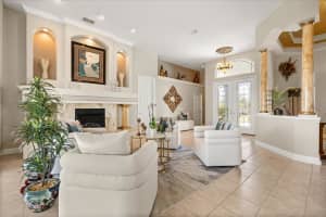 2759 HUNTINGTON HILLS DRIVE, LAKELAND, FL 33810 - MLS#MFRO6359629