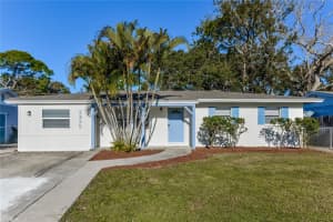 2426 Stratford Dr, SARASOTA