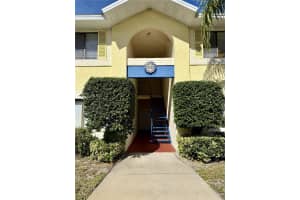 90 HIDDEN LAKE DRIVE, SANFORD, FL 32773 - MLS#MFRO6359680