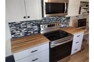 680 APACHE CIRCLE, DELTONA, FL 32725 - MLS#MFRO6359712