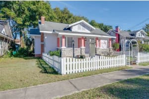 427 WASHINGTON AVENUE, EUSTIS, FL 32726 - MLS#MFRO6360862