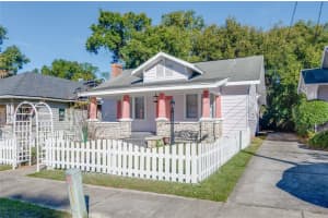 427 WASHINGTON AVENUE, EUSTIS, FL 32726 - MLS#MFRO6360862