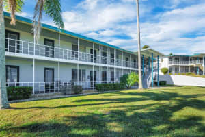 1600 LAKE PARKER DRIVE, LAKELAND, FL 33805 - MLS#MFRO6360978