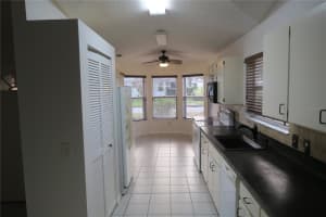 32512 OAK PARK DRIVE, LEESBURG, FL 34748 - MLS#MFRO6360997