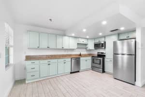 555 62ND STREET, ST PETERSBURG, FL 33707 - MLS#MFRO6361144