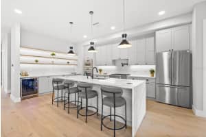 902 SHADY LANE DRIVE, ORLANDO, FL 32804 - MLS#MFRO6361585