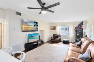 424 MANHATTAN AVENUE, DAYTONA BEACH, FL 32118 - MLS#MFRO6361753