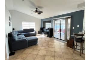 947 WAGES WAY, ORLANDO, FL 32825 - MLS#MFRO6361912