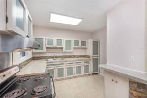 664 8TH STREET, DAYTONA BEACH, FL 32117 - MLS#MFRO6362461